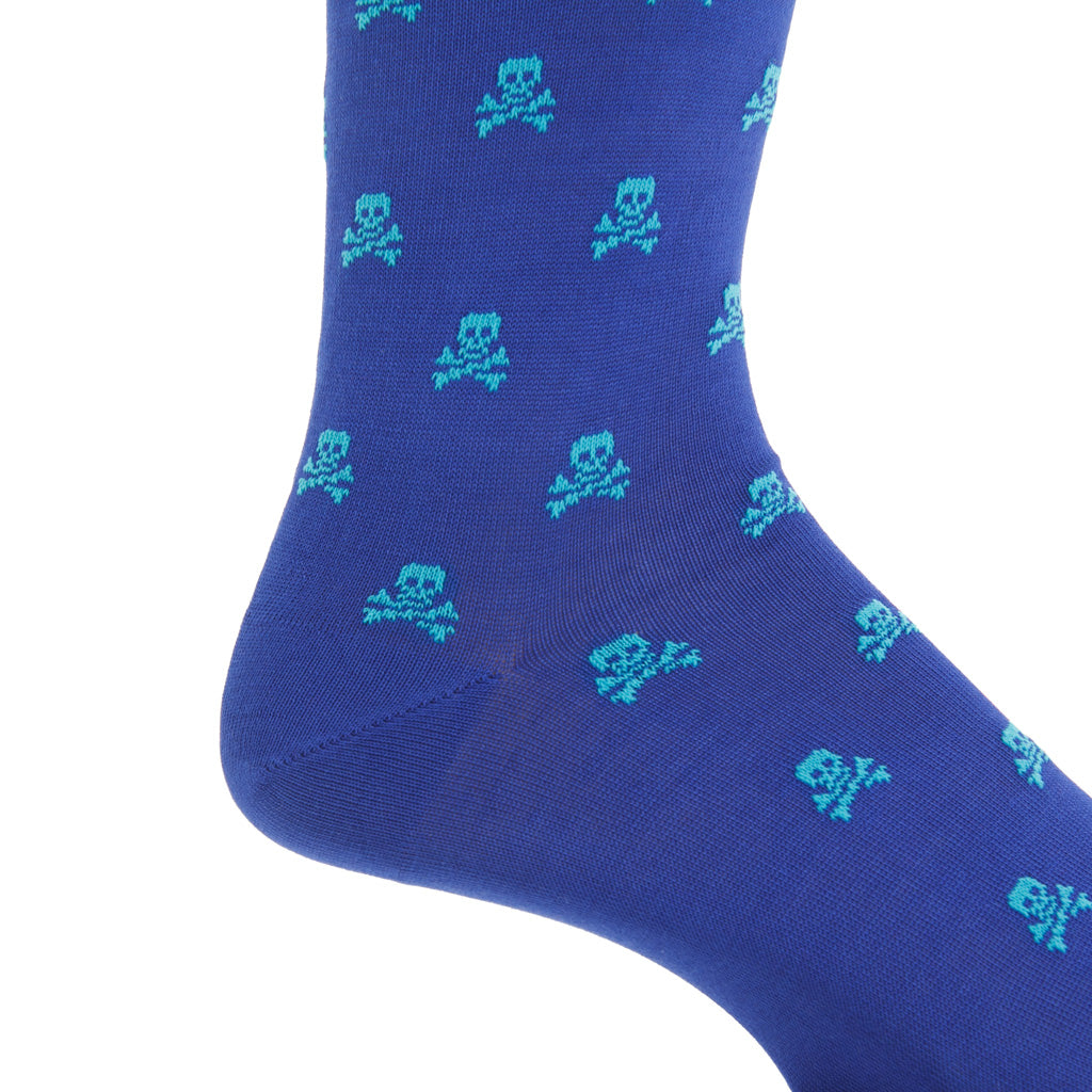 Clematis with Ceramic Skull &amp; Crossbones Cotton Mid-Calf Sock